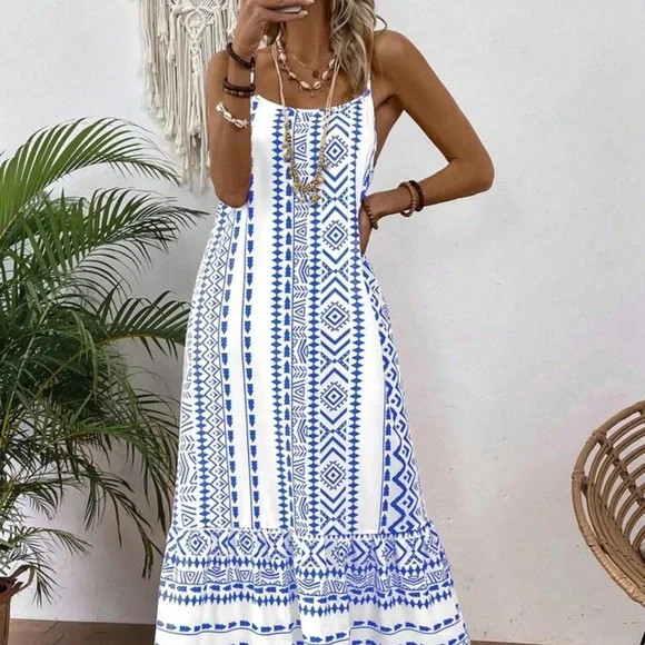 Emery Rose Loose fit geometric pattern printed Blue and White Maxi Dress - Picture 2 of 12